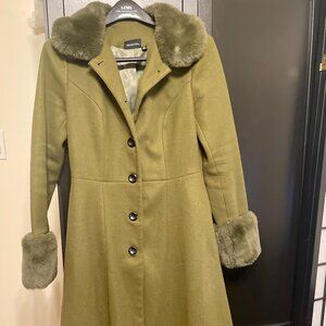Voodoo Vixen Air of Sophistication Coat in Green in Small
